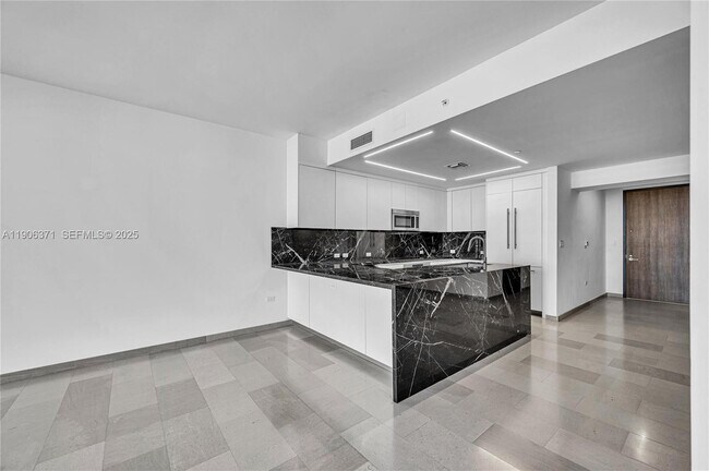 Building Photo - 88 SW 7th St