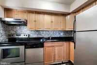 Building Photo - 2212 Fairmount Ave