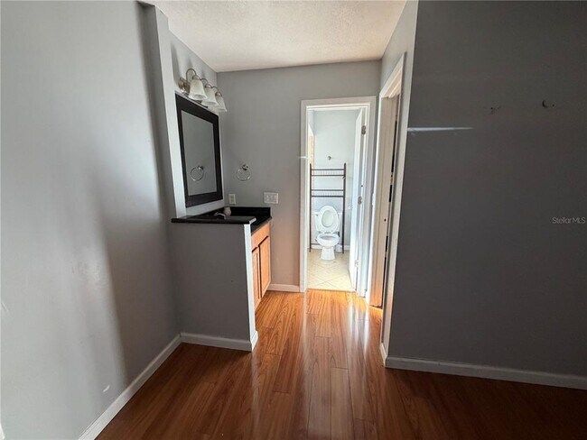 Building Photo - 3024 S Semoran Blvd