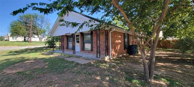 Building Photo - 306 W Hale Ave