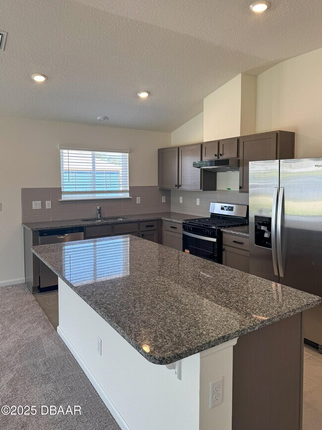 Building Photo - 55 Signet Cir