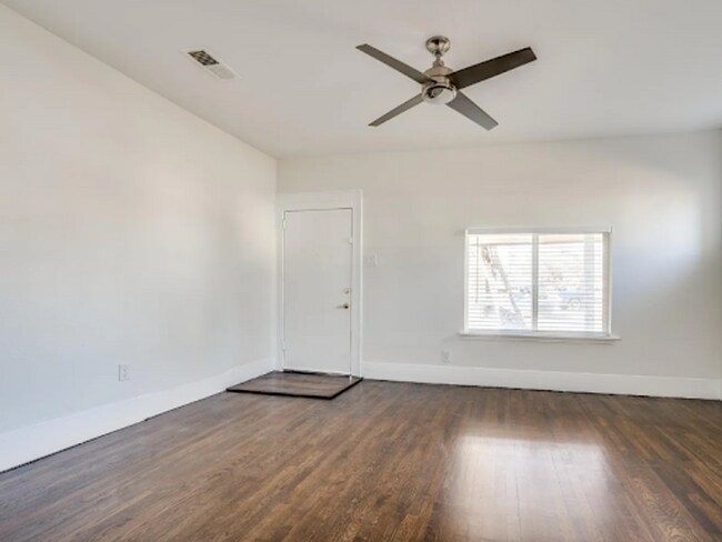 Building Photo - Charming 3-bedroom, 1-bath home near the B...