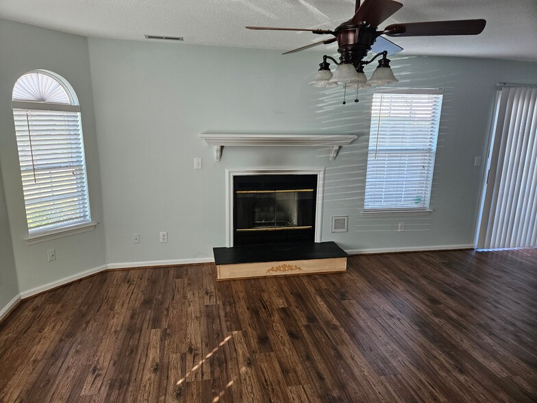 Building Photo - 1657 Pattington Cir