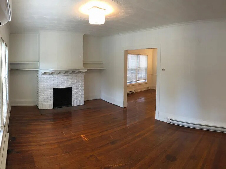 Building Photo - 933 Clay Ave