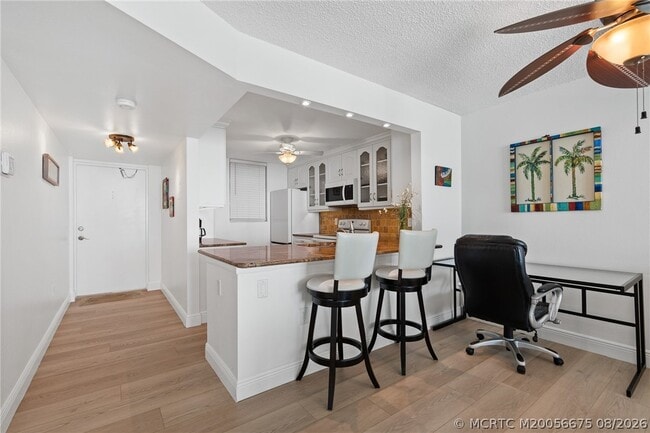 Building Photo - 9940 S Ocean Dr