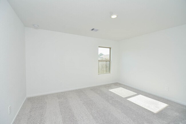 Building Photo - 1542 San Sebastien Dr