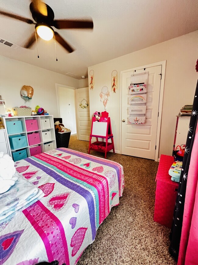 Building Photo - 603 Champ Trl