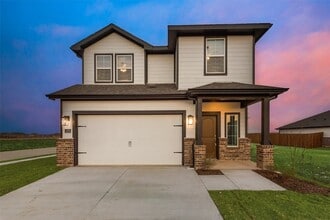 Building Photo - 1504 Twin Frks Dr