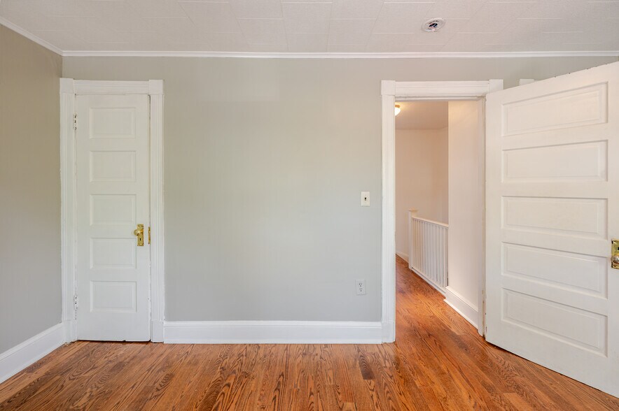 Building Photo - 1109 Abbey Pl NE