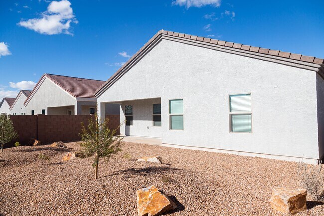 Building Photo - 12746 E Giada Dr