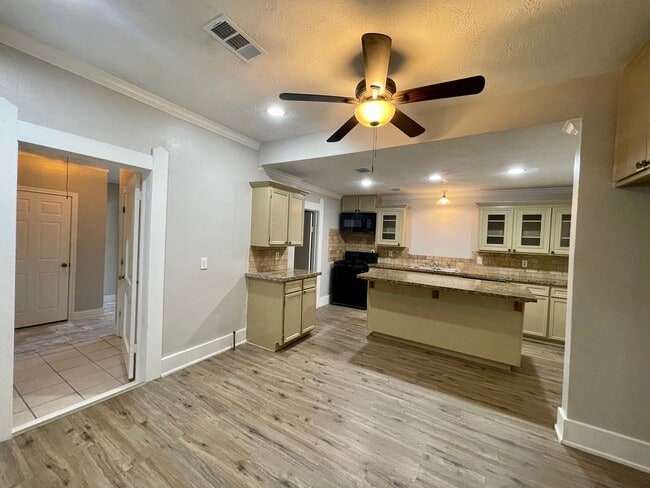 Building Photo - 1897 Harrison Ave