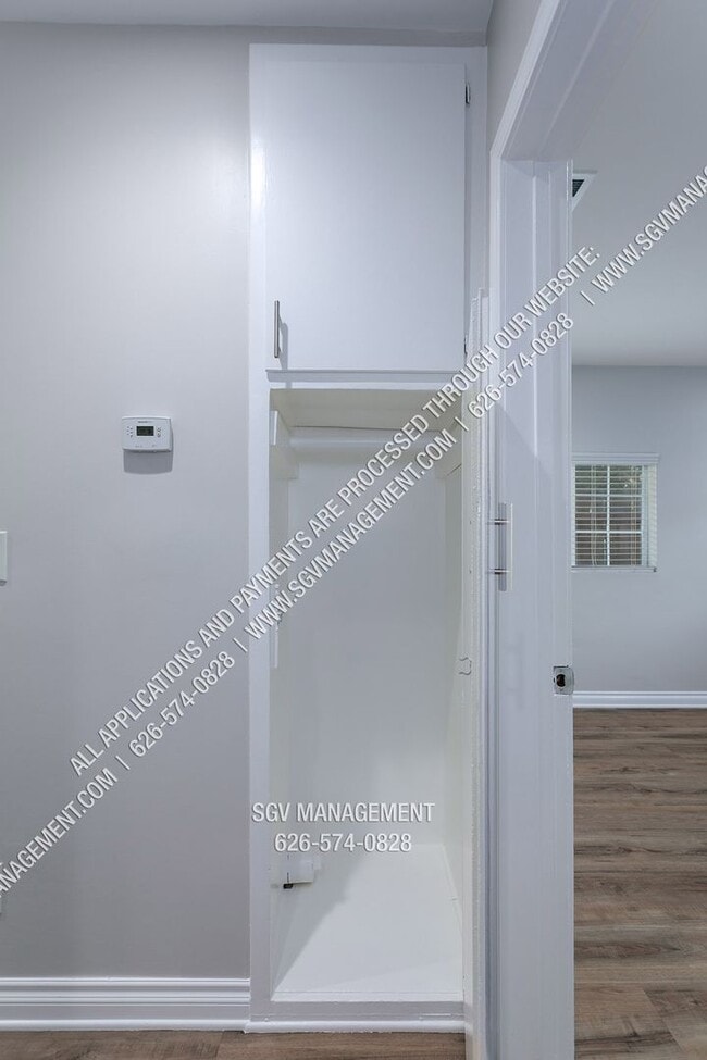 Building Photo - wal806