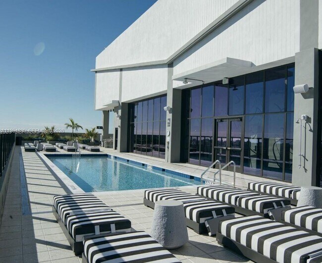 Building Photo - 307 SW 5th St