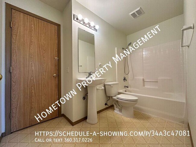 Building Photo - 6763 Steamer Dr SE