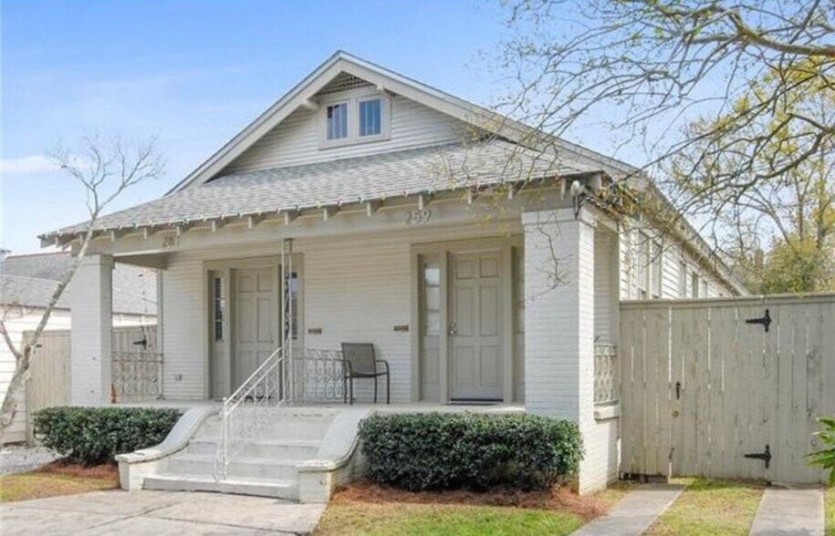 Primary Photo - 261 Pine St