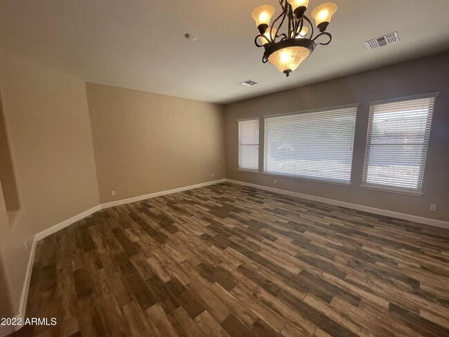 Building Photo - 4263 E Maplewood Ct
