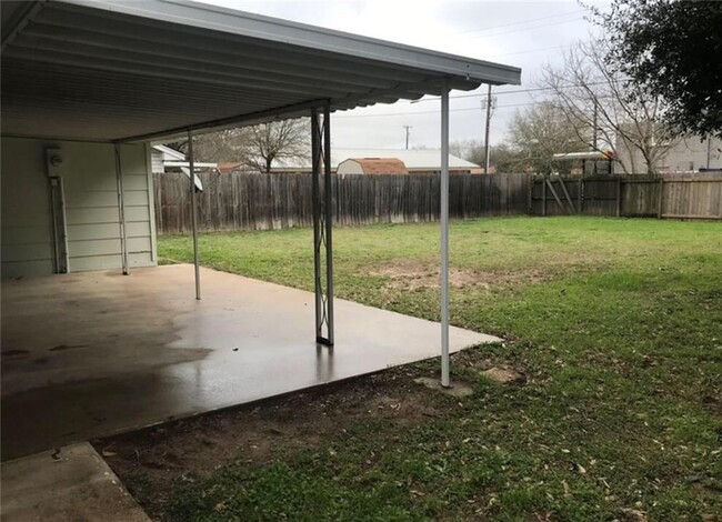 Building Photo - 1215 Zana Ln