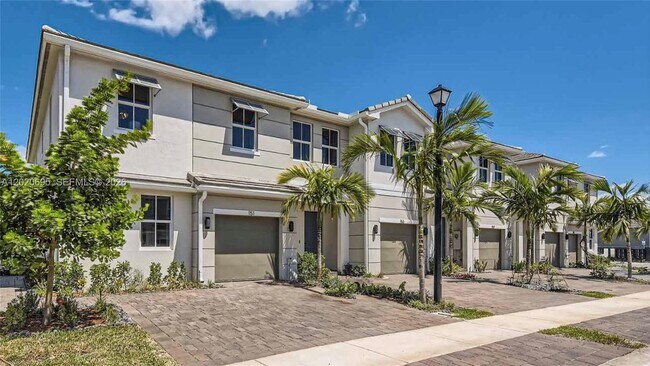 Building Photo - 217 SW 170th Ave