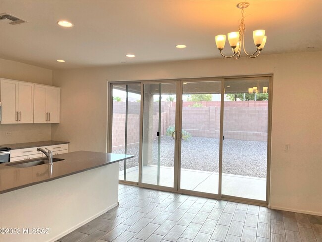Building Photo - 9450 N Andrina Dr