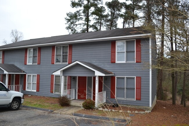 Primary Photo - 2 Bedroom Townhome available 5/15/2025 - n...