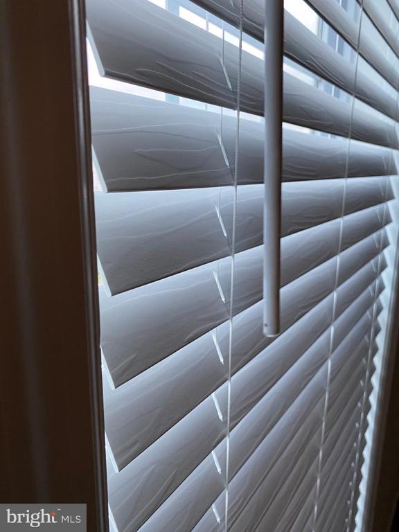 Building Photo - 6126 Sawgrass Ct