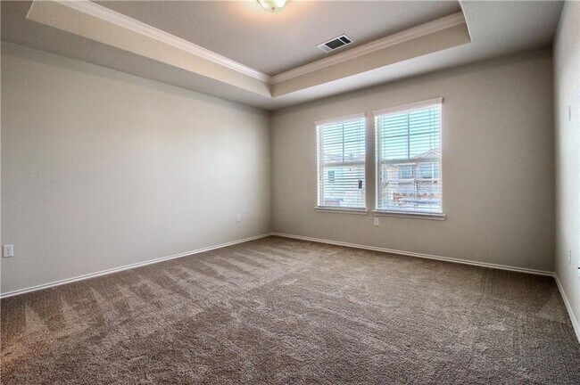 Building Photo - 13909 Osmarea Dr