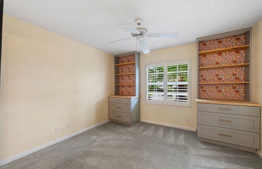 Building Photo - 9293 Heathridge Dr