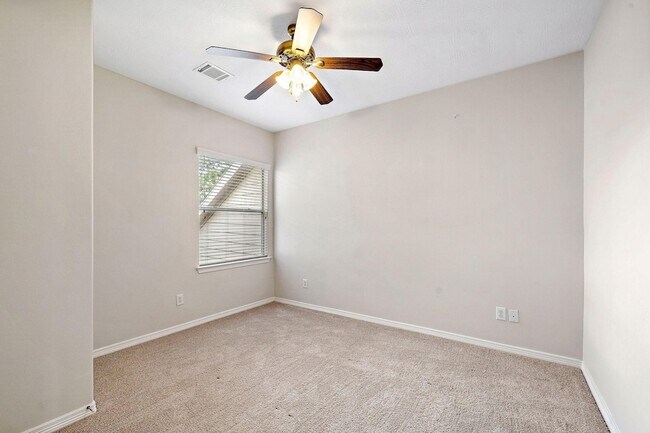 Building Photo - 816 Sterling Creek Cir