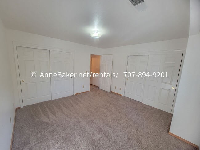 Building Photo - Cloverdale Meadow Condo Available Now