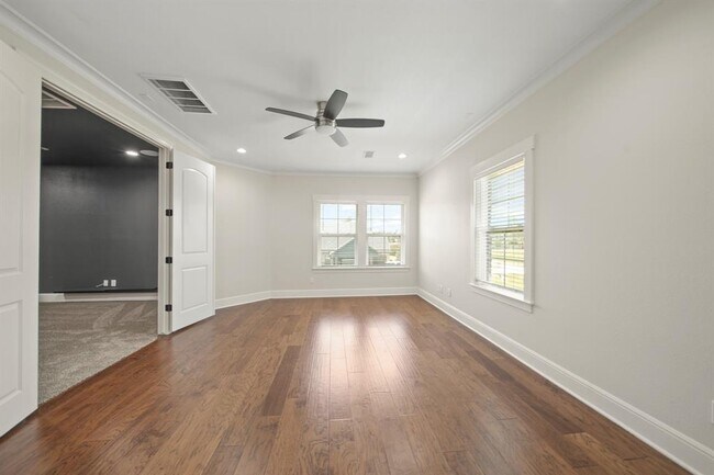 Building Photo - 8519 Lofty Pnes