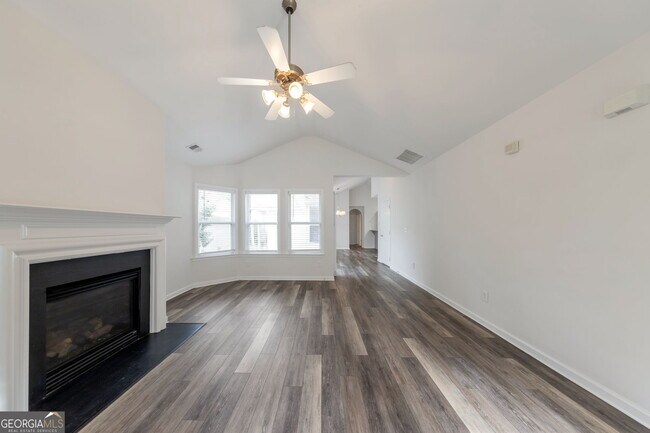 Building Photo - 196 Highland Falls Dr