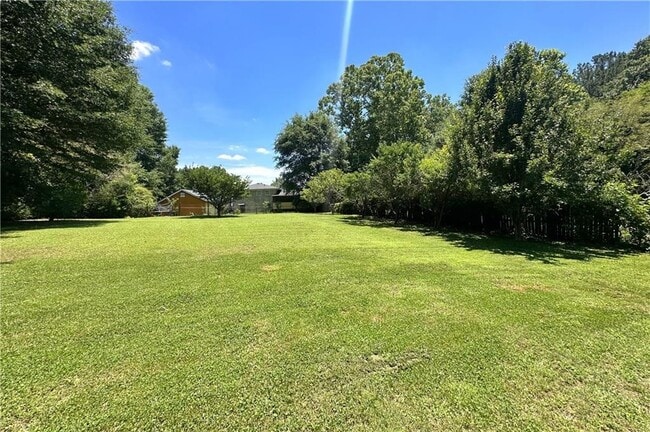 Building Photo - 6684 Londonderry Dr