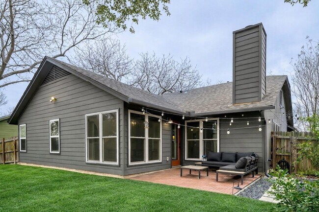 Building Photo - 916 Great Britain Blvd