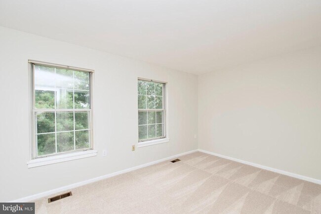 Building Photo - 6643 Medinah Ln