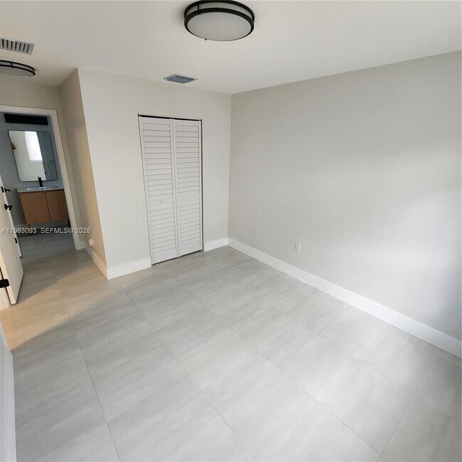 Building Photo - 1171 NW 66th St