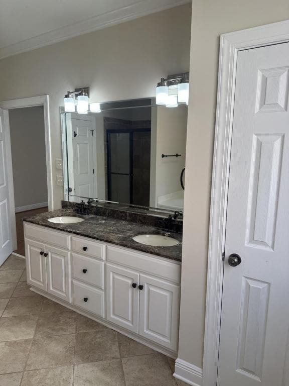 Building Photo - 711 Greenbriar Dr