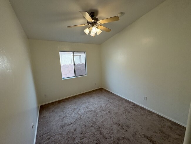 Building Photo - Vail School District Beauty