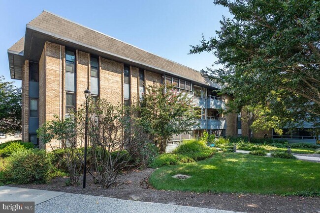 Building Photo - 304 Forbes St