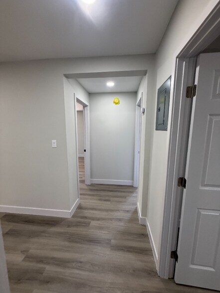 Building Photo - 1443 W 105th St