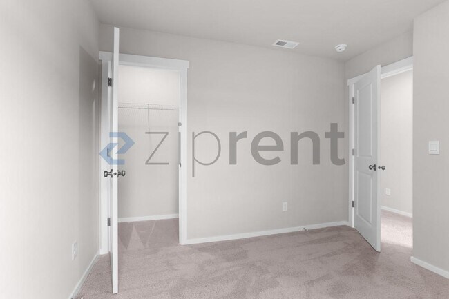Building Photo - Unit