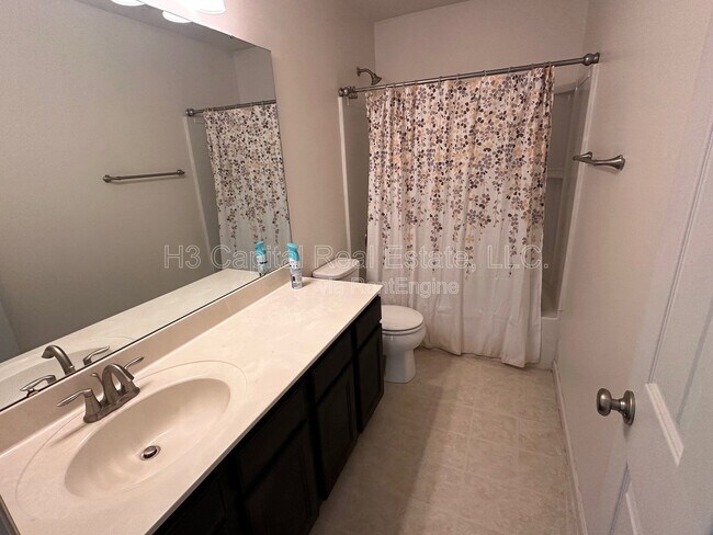 Building Photo - 116 Forest Oaks Dr