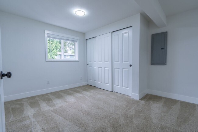 Building Photo - 4bed/3bath home in Finn Hill