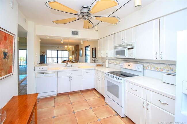 Building Photo - 4540 NE Sandpebble Trce