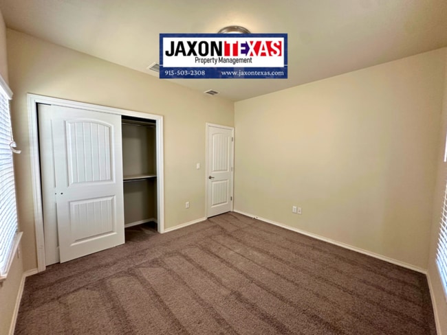Building Photo - 220 Dora Baltea Pl
