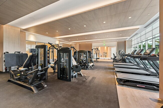 Building Photo - 220 Lake Shore Dr