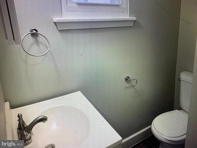 Building Photo - 406 High St