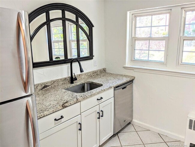 Building Photo - 1010 Trout Brook Dr