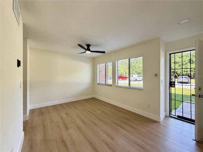 Building Photo - 5100 Picadilly Circus Ct