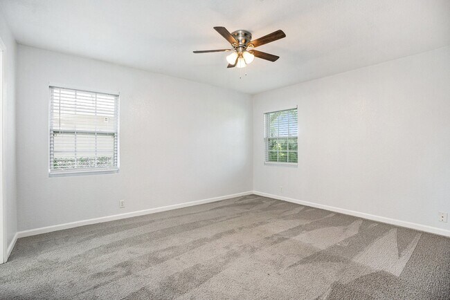 Building Photo - 6709 Fairway Dr
