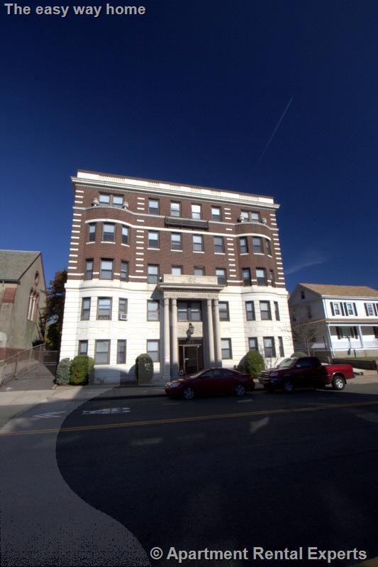 Building Photo - 123 Highland Ave